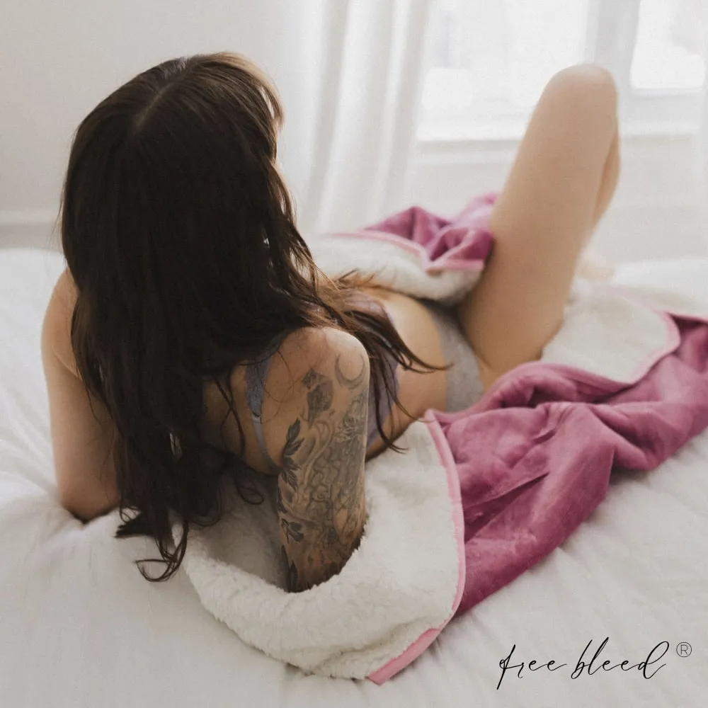 Free Bleed® Blanket – Blush