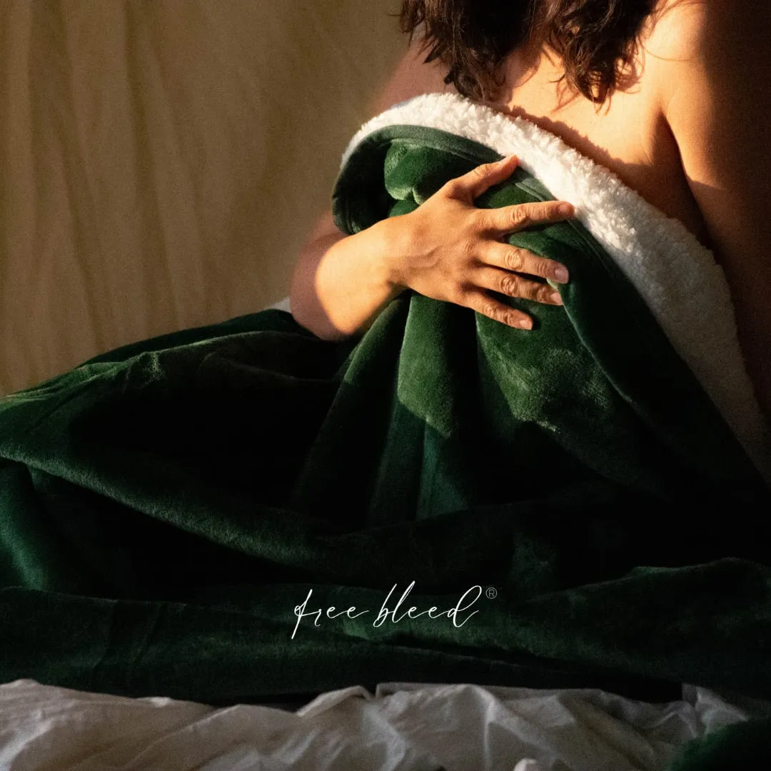 Free Bleed® Blanket – Emerald