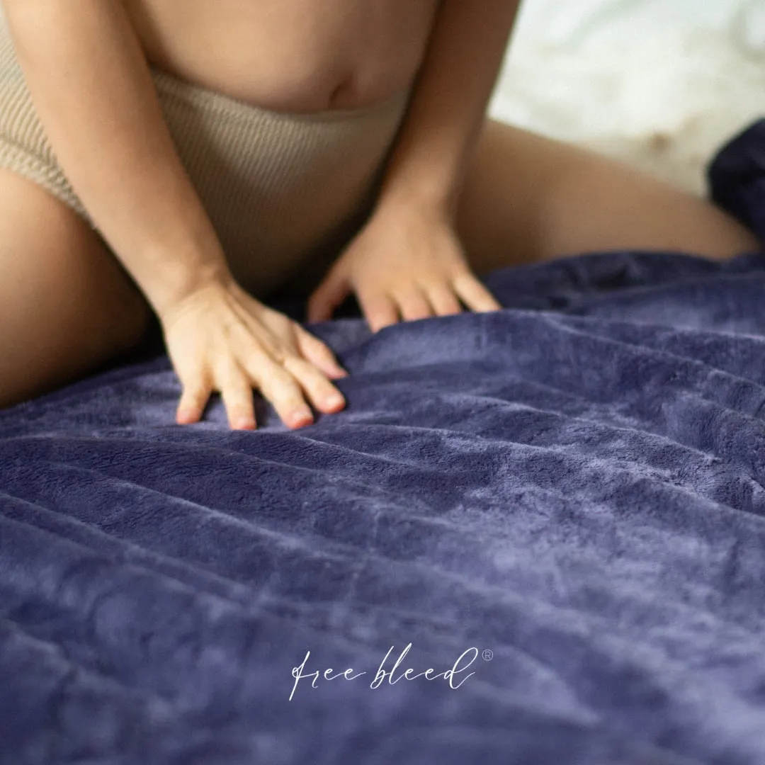 Free Bleed® Blanket – Plum, photo 4 of 4