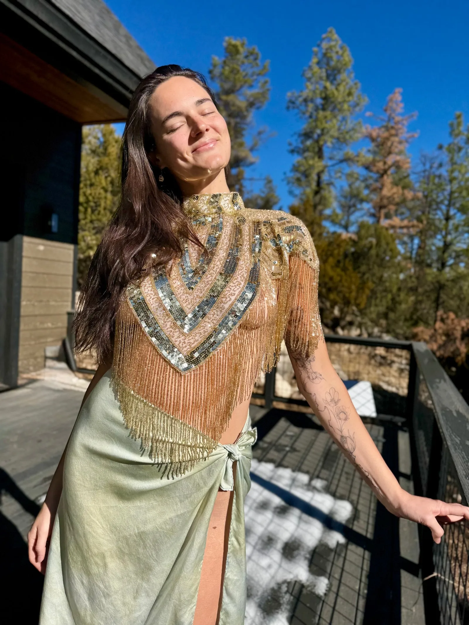 Radiant Essence Cape - Gold, photo 4 of 4
